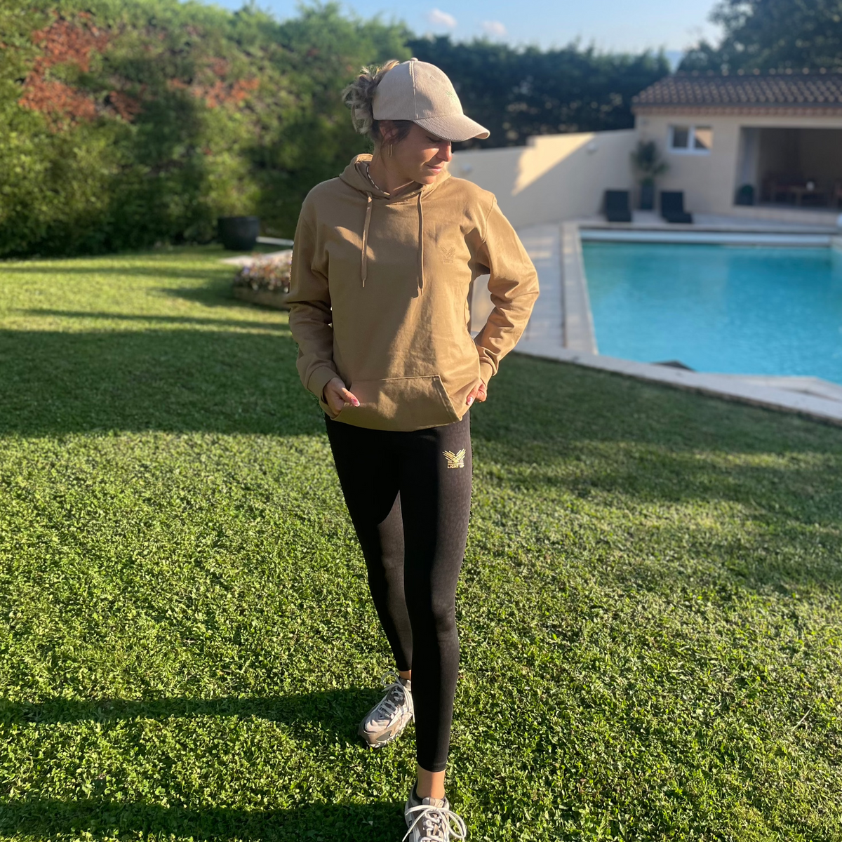 lightup_siena_sweat_camel04