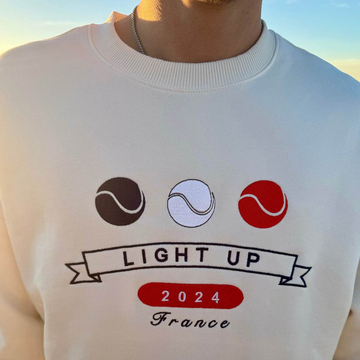 lightup_photo_france2024_sweatshirt02